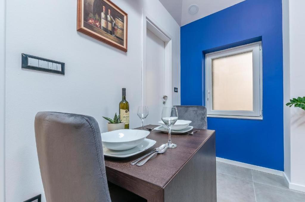 X Boutique Marinac Studio Apartments & Rooms شيبينيك المظهر الخارجي الصورة