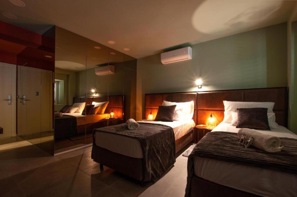 X Boutique Marinac Studio Apartments & Rooms شيبينيك المظهر الخارجي الصورة