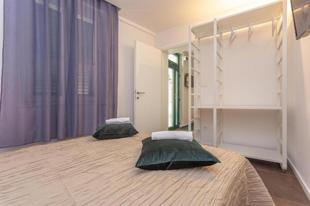 X Boutique Marinac Studio Apartments & Rooms شيبينيك المظهر الخارجي الصورة