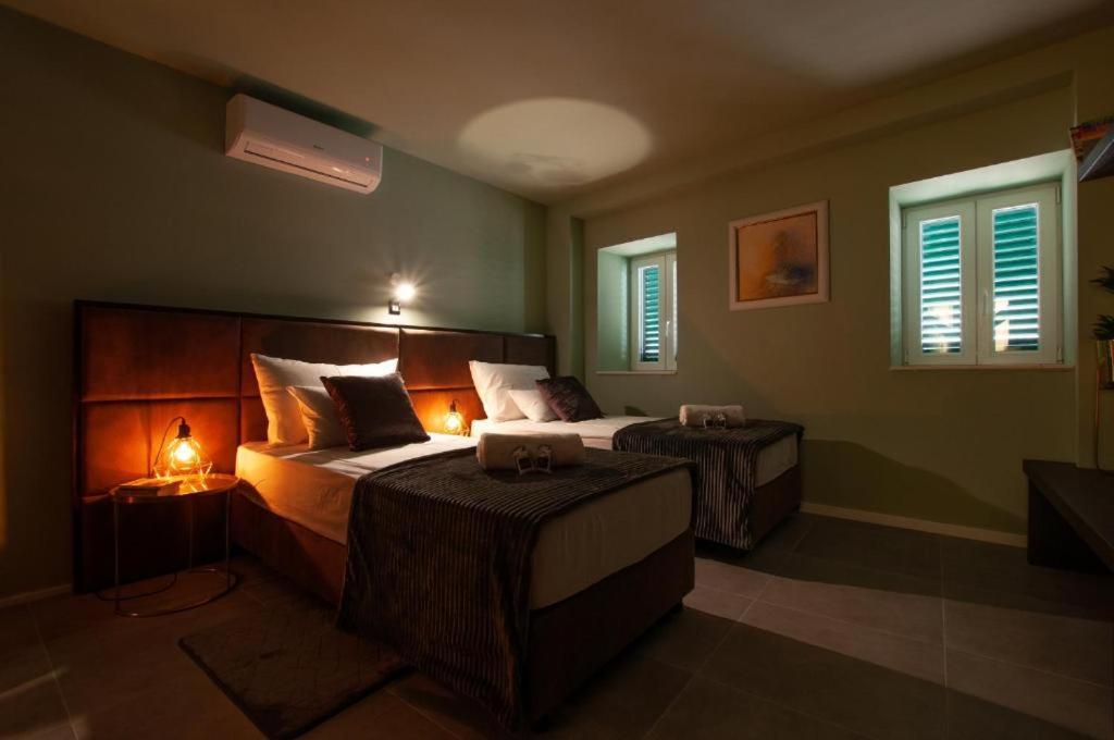 X Boutique Marinac Studio Apartments & Rooms شيبينيك المظهر الخارجي الصورة