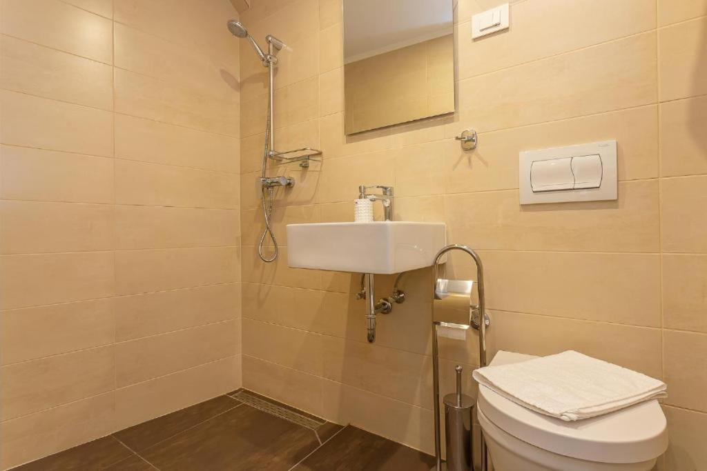 X Boutique Marinac Studio Apartments & Rooms شيبينيك المظهر الخارجي الصورة